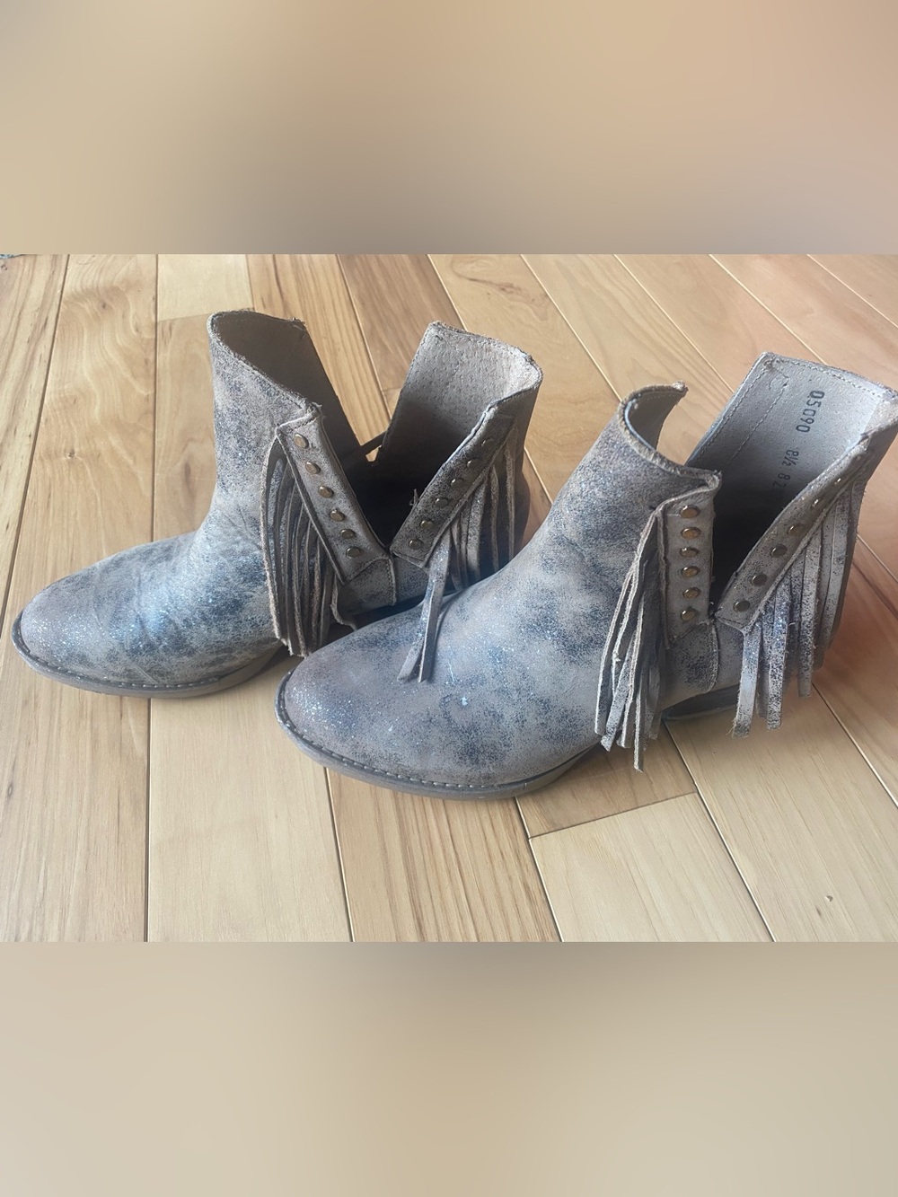 Like New Circle G Fringed Booties Cowhide made in Mexico